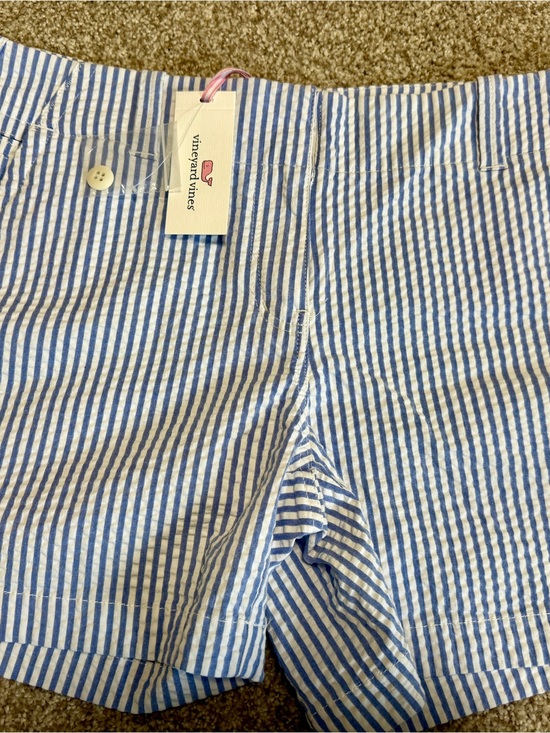 Vineyard Vines Pants - Vineyard Vines 5” Blue and White Striped Seersucker Shorts. Sz 6